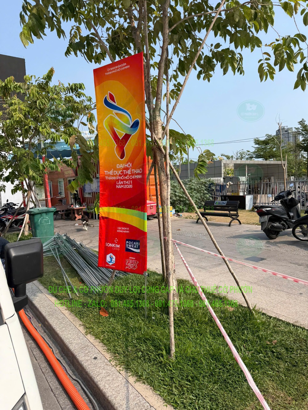 Cờ Đại hội Thể dục Thể thao TP HCM lần thứ I năm 2026 đặt ngoài trời