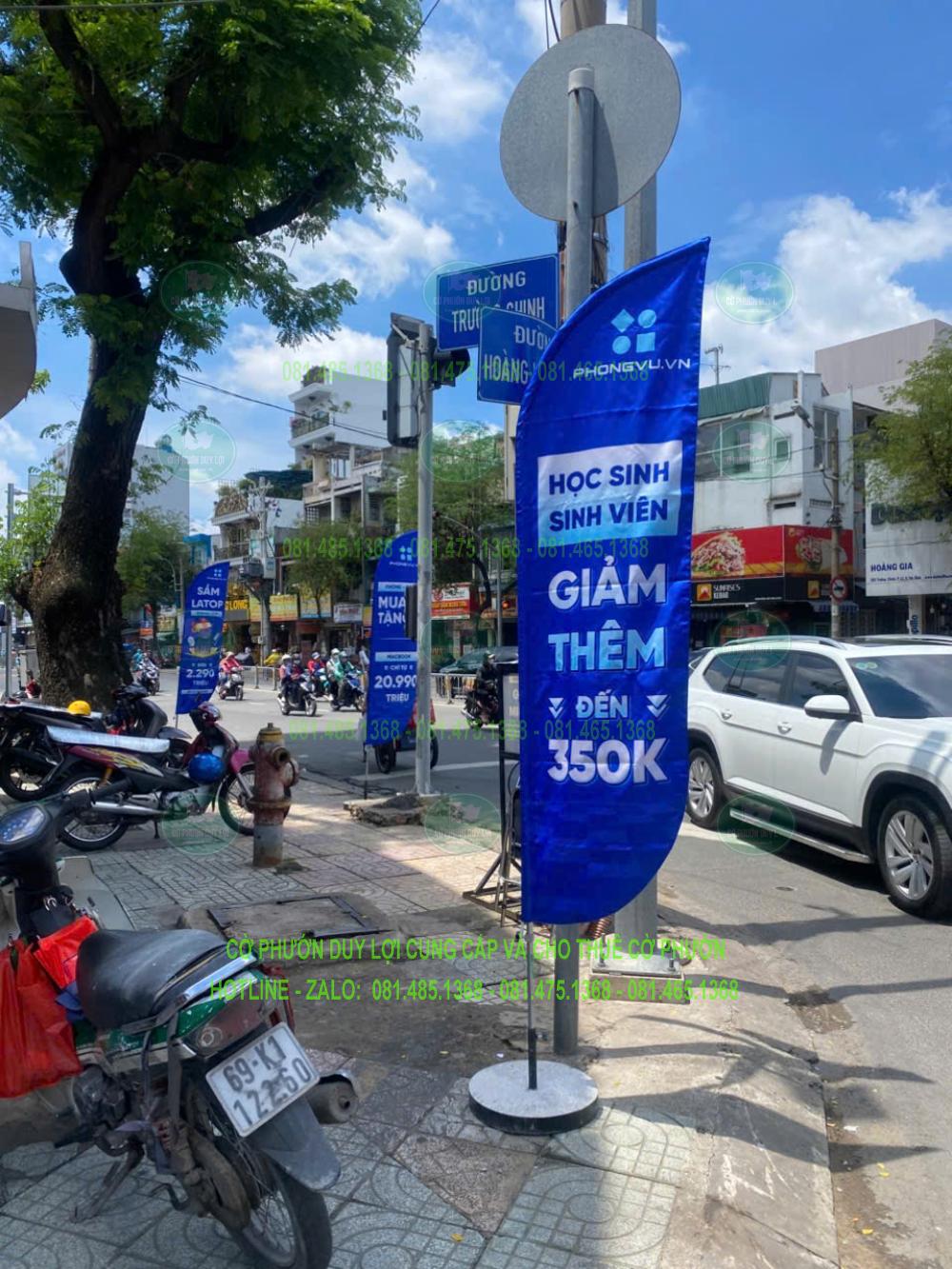 Cờ Phong Vũ quảng bá ưu đãi dành cho học sinh sinh viên