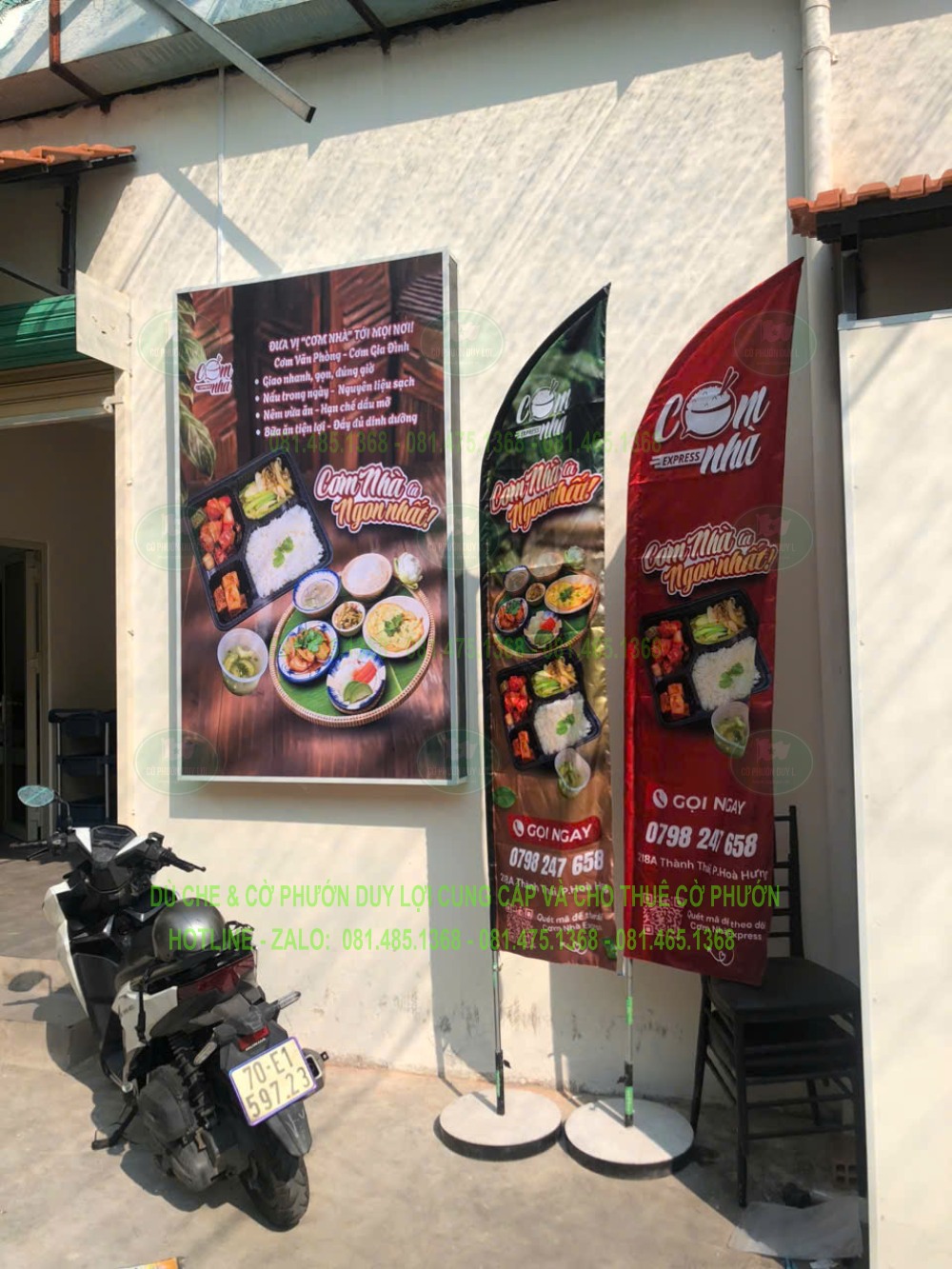 Cờ Cơm Nhà Express kết hợp hình món ăn và thông tin liên hệ